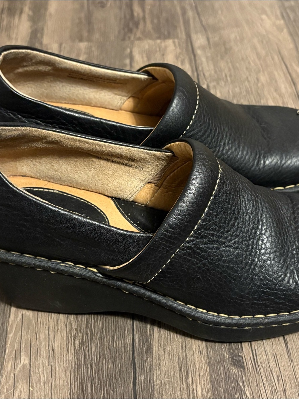 Born Black Leather Wedge Heel Clogs Slip-on Women’s Size 8 M